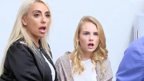 MUMMY is witnessing while her stepdaughter is shrieking