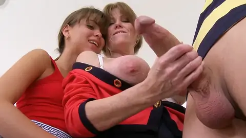 Youthfull guy gets a hand-job from a MILF before the FFM